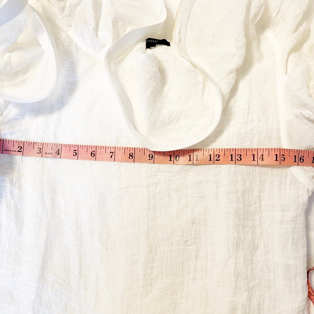 White Top With Beautiful Flutter Collar - image 3